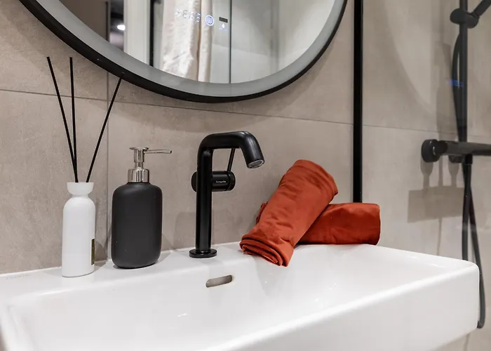 Stylish Loft In Volta Quarter Korter *